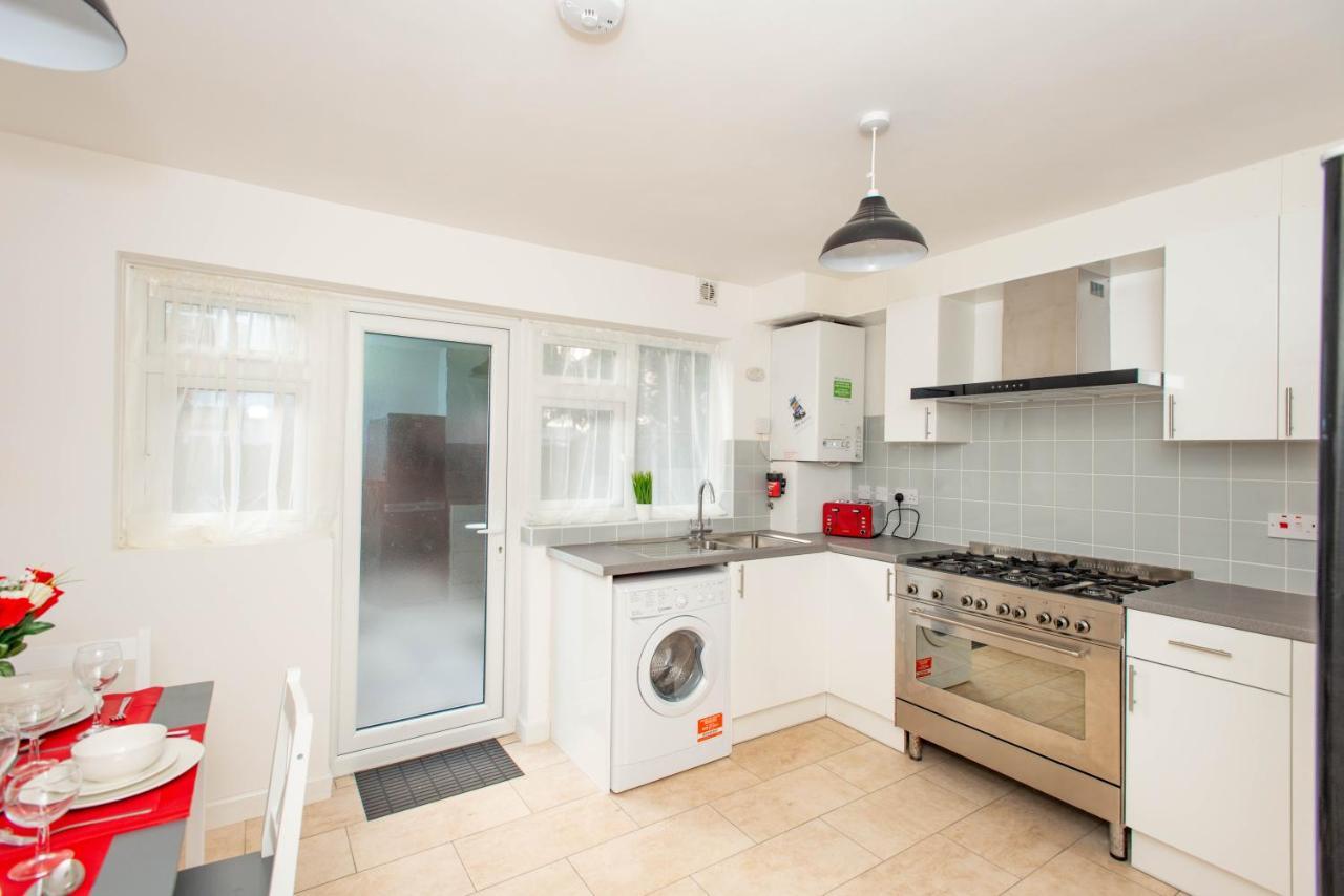 Stunning Four Bedroom House Close To Excel, O2 & Central London With Free Parking Londres Exterior foto
