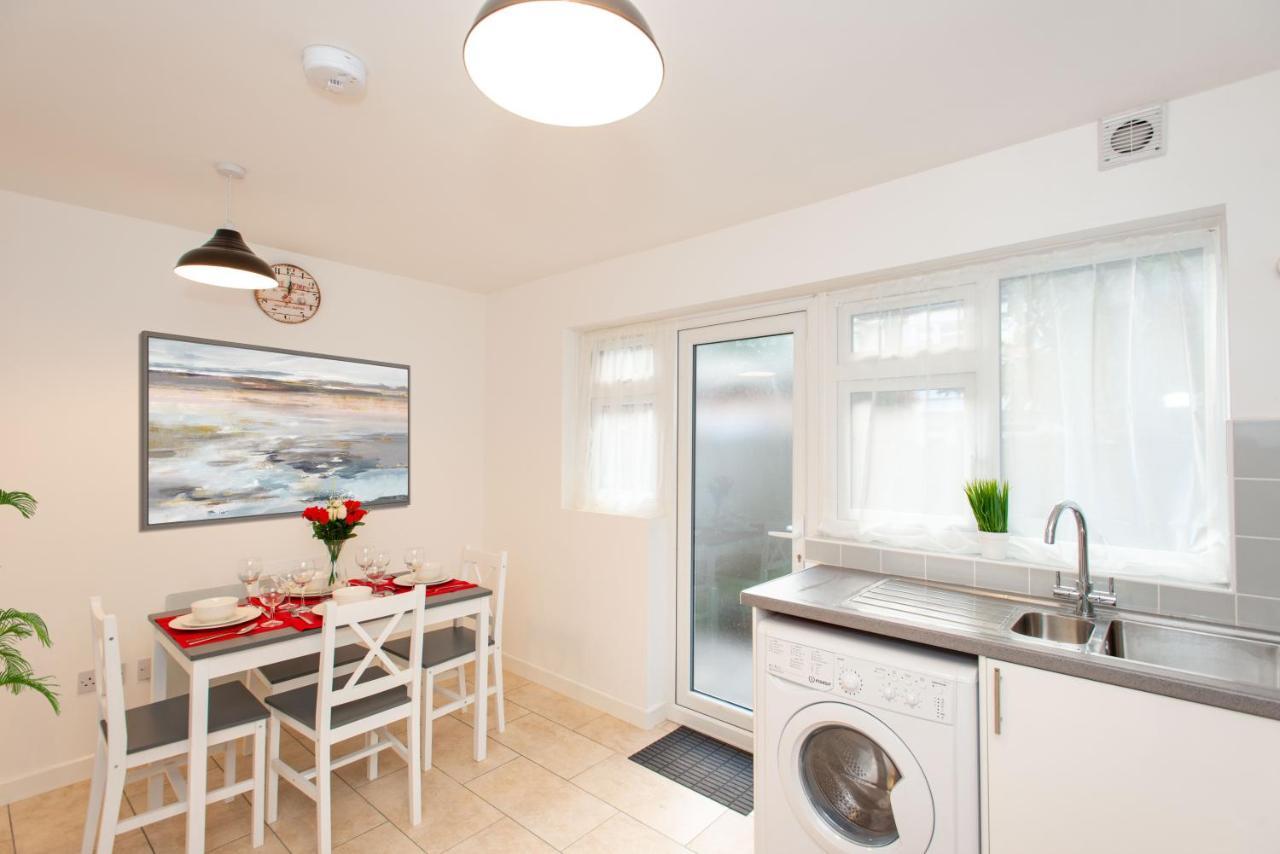 Stunning Four Bedroom House Close To Excel, O2 & Central London With Free Parking Londres Exterior foto